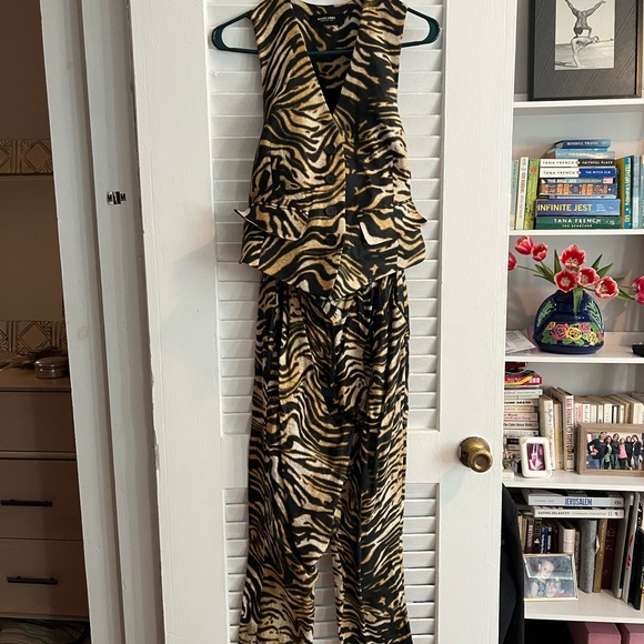 Rachel Comey Jumpsuit animal print vest with pants (connected). Size 00. - Picture 4 of 4